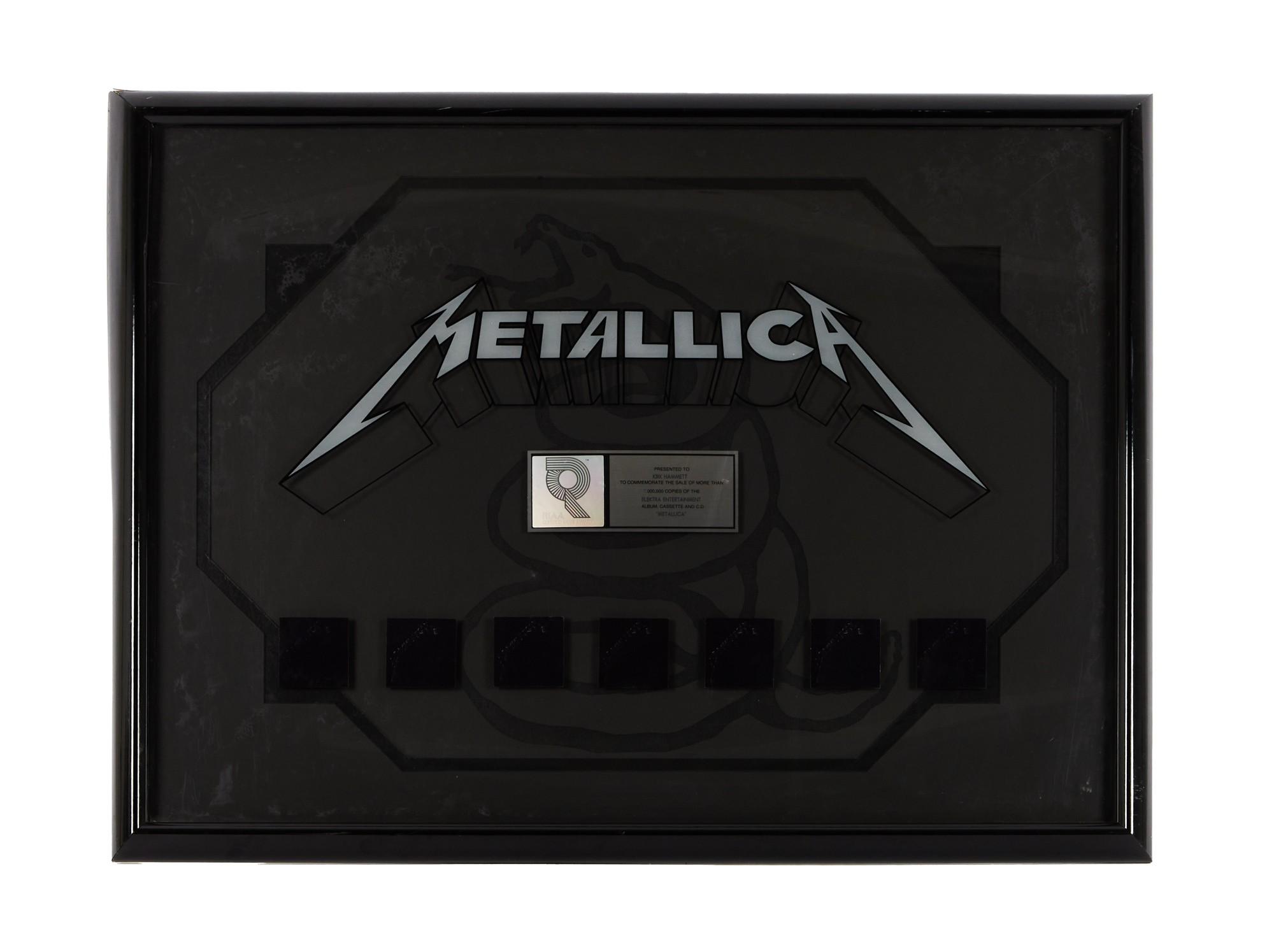 a black music plaque the reads metallica