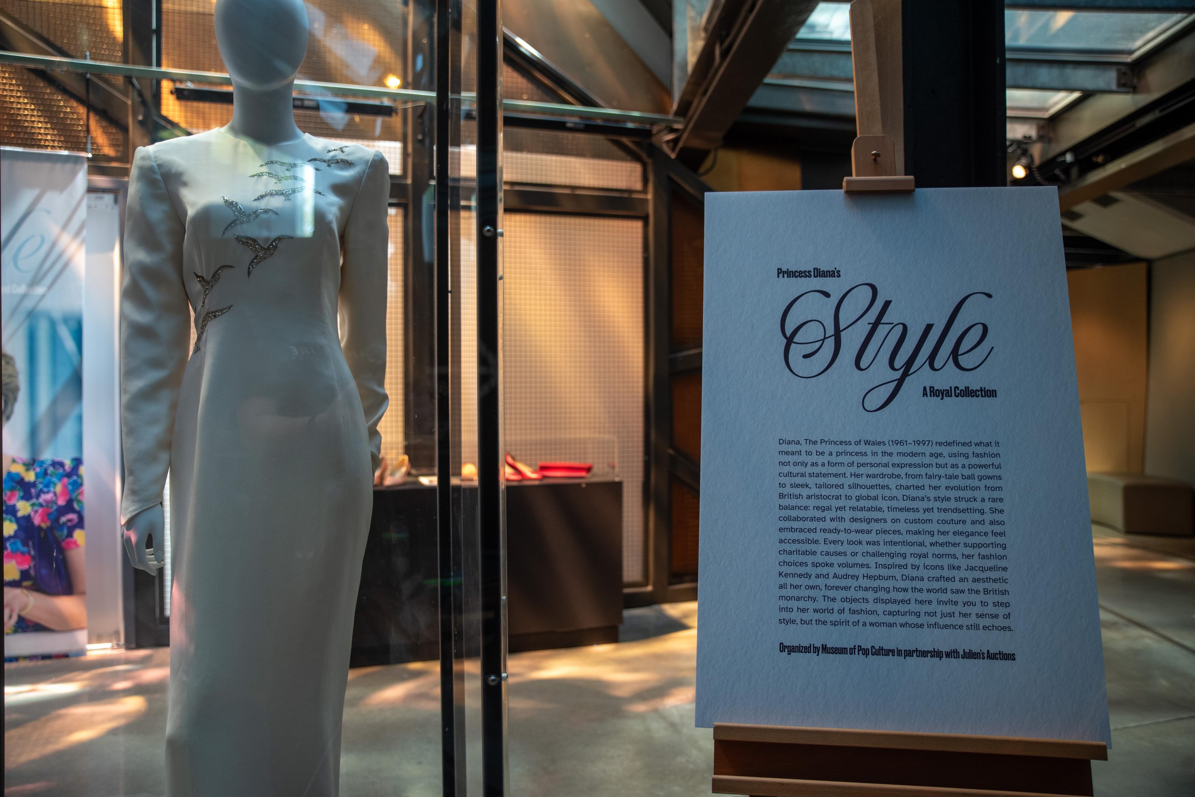 princess diana pop up with dress at mo pop