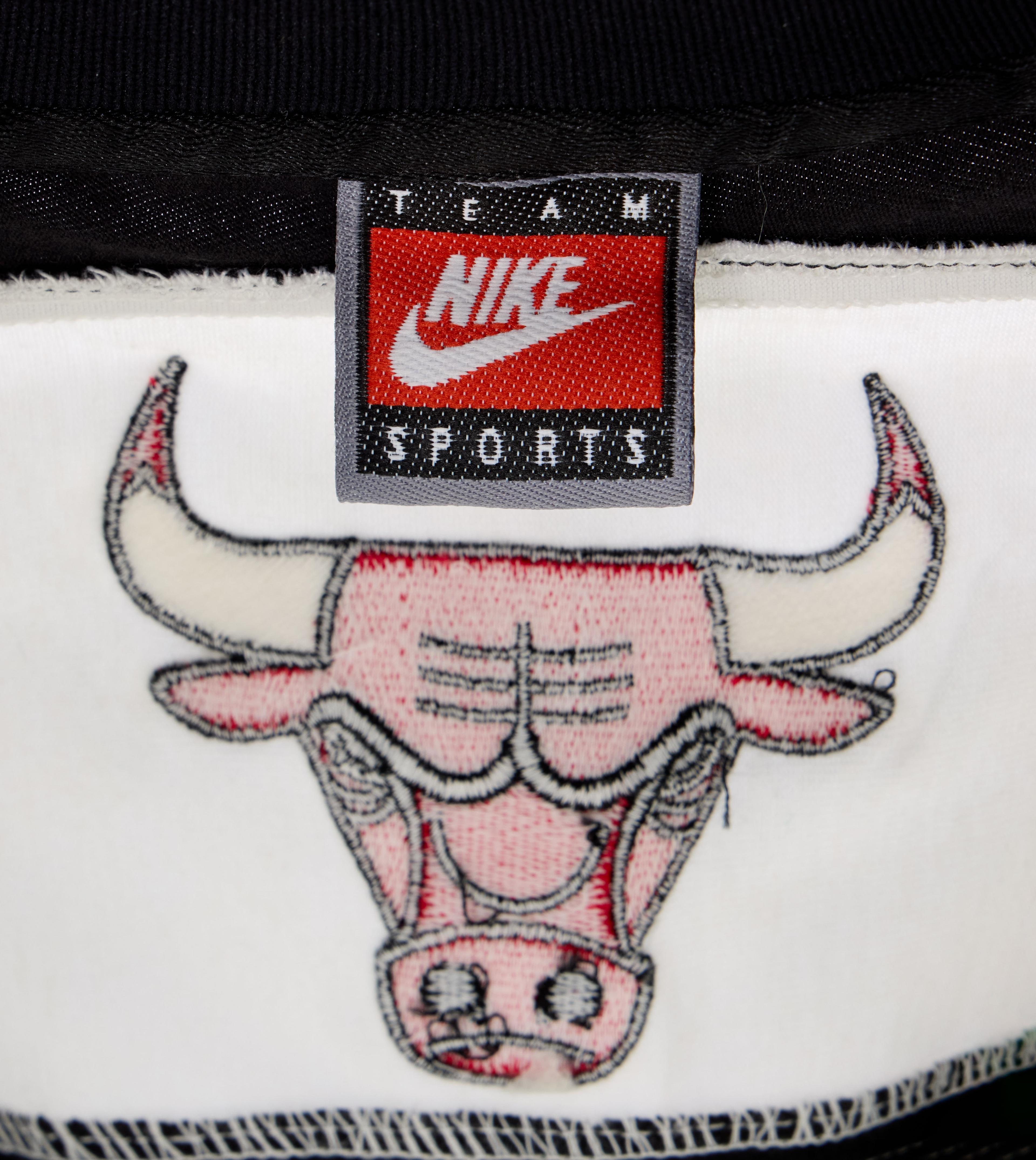 Michael Jordan | 1997-1998 Chicago Bulls Warm-Up Ensemble
