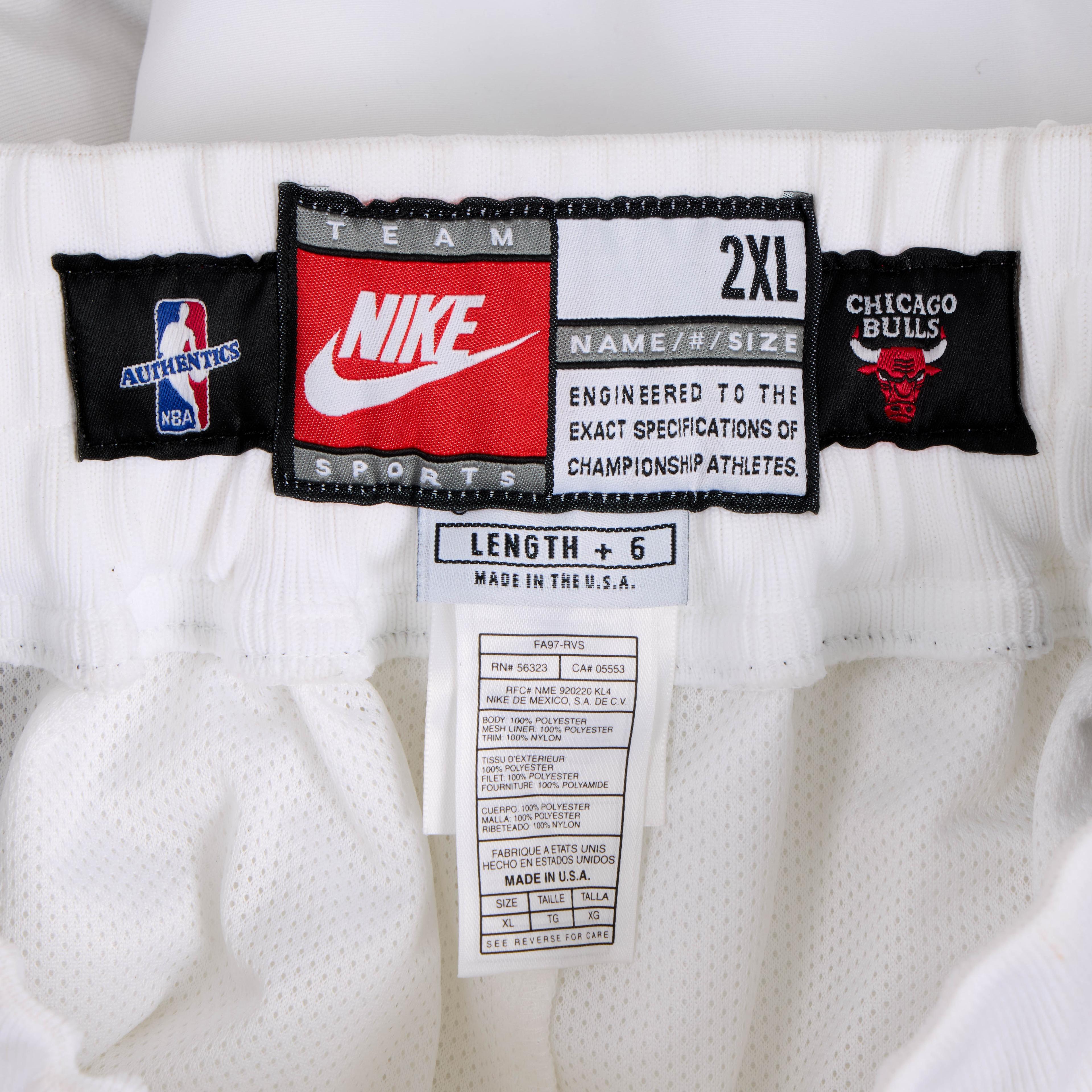 Michael Jordan | 1997-1998 Chicago Bulls Warm-Up Ensemble