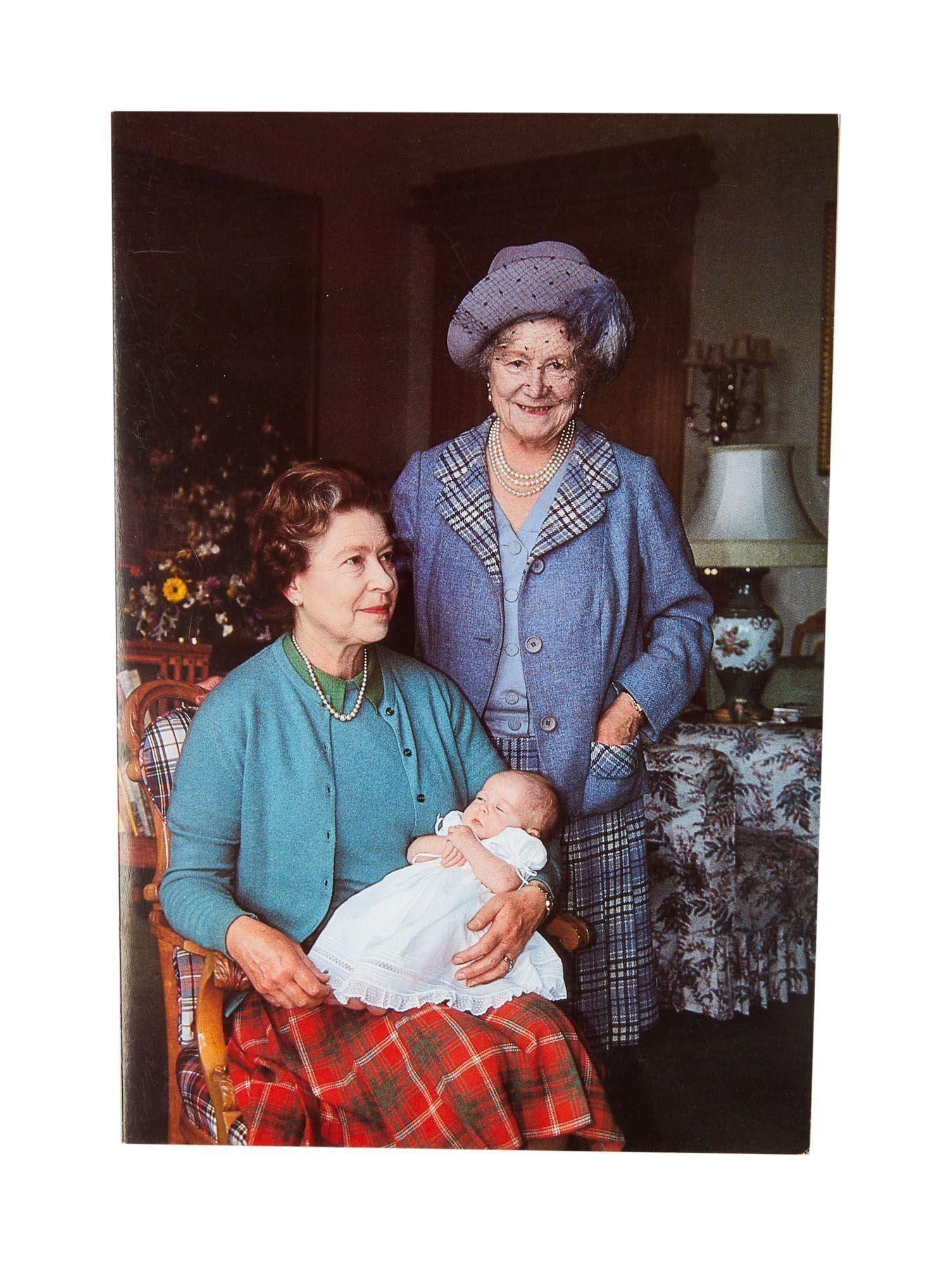 Queen Elizabeth II 1988 Signed Holiday Card With Photograph