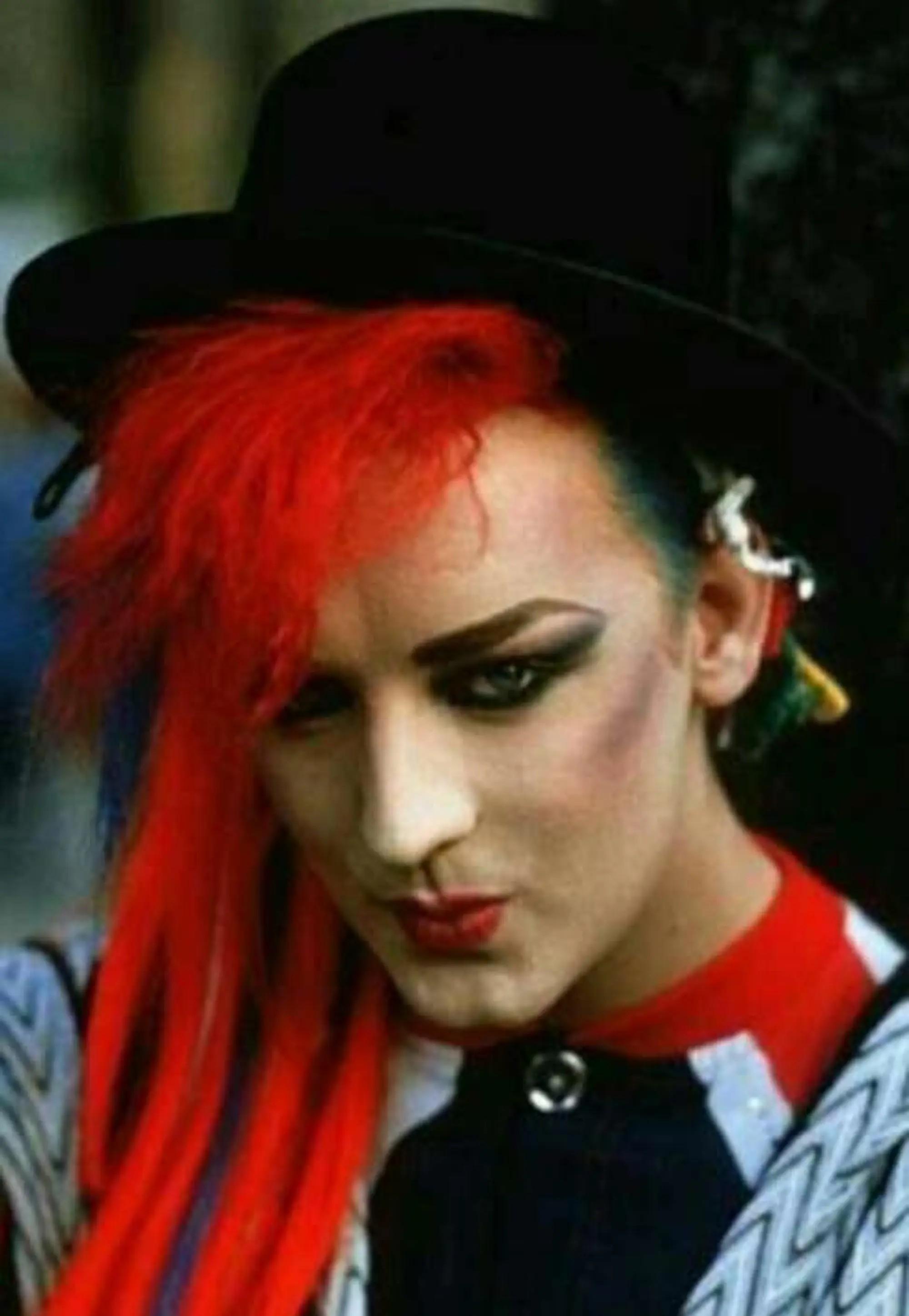 Lot #16  Boy George 1980's Iconic Boy George Porcelain Doll (With Image) 3