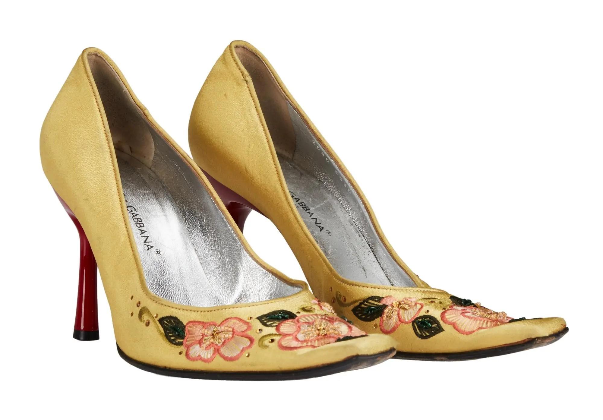 yellow pumps