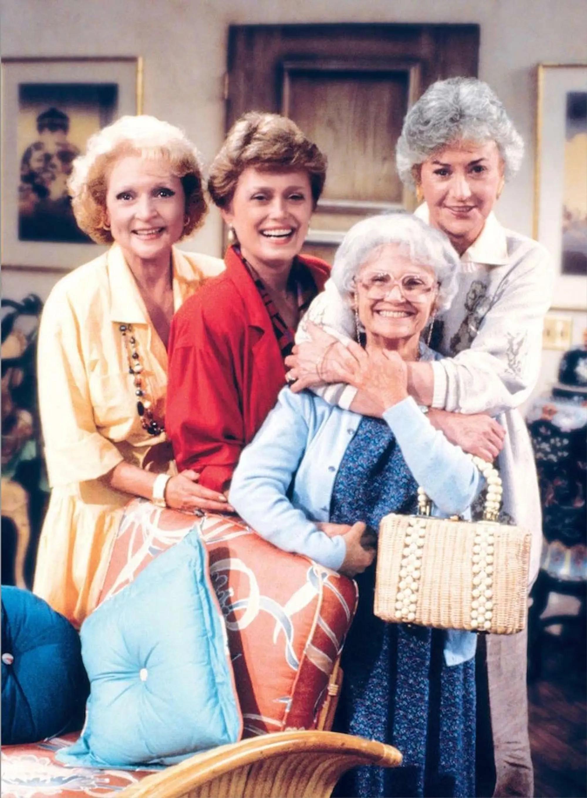 Lot #1  The Golden Girls Estelle Getty “Sophia Petrillo” Handbag Used Throughout Series with Photos