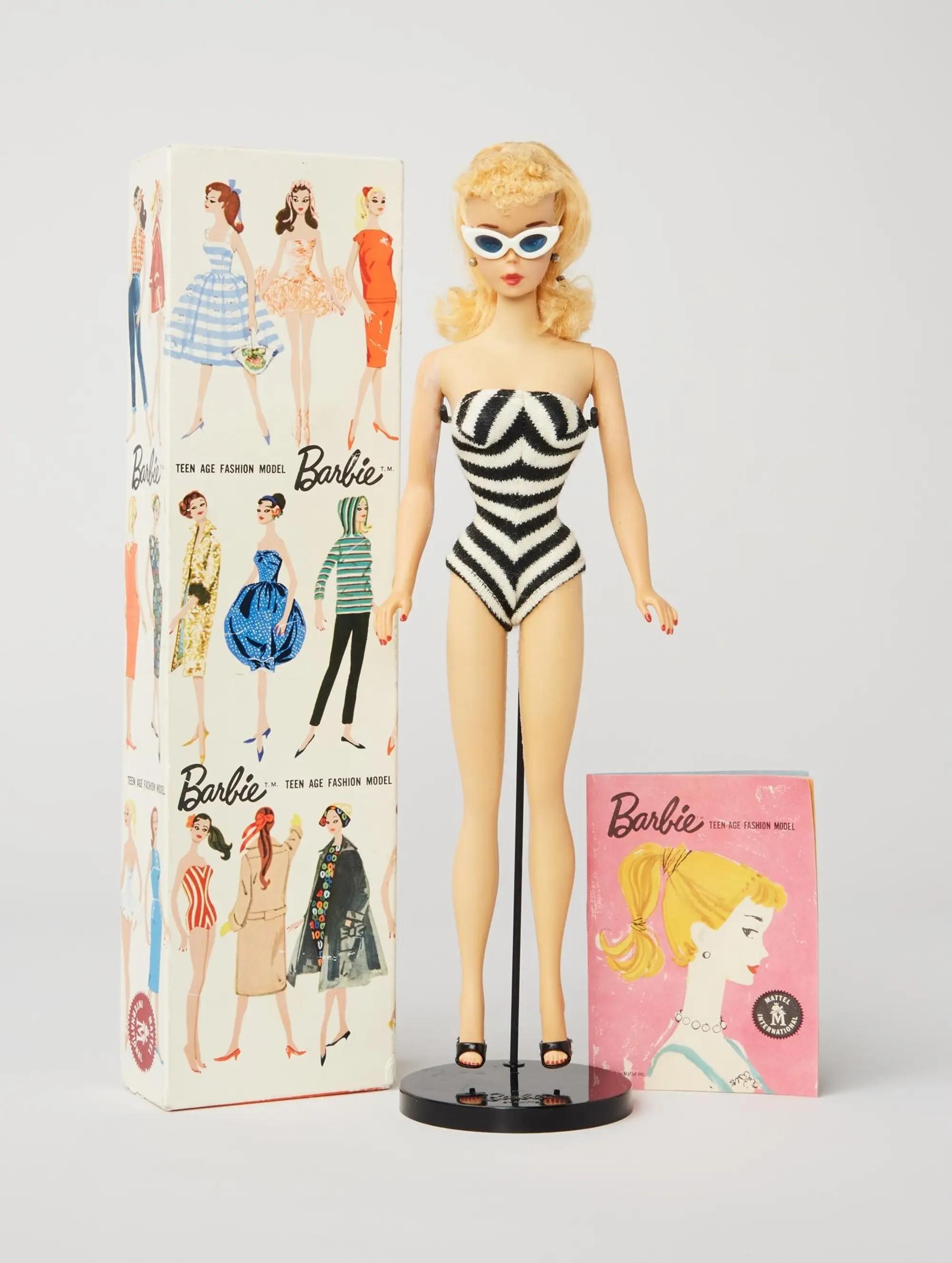 Lot #156. Barbie | 1960 Stock #850 Blonde Ponytail Doll (With Box) Lot #156 Barbie 1960 Stock #850 Blonde Ponytail Doll (With Box)