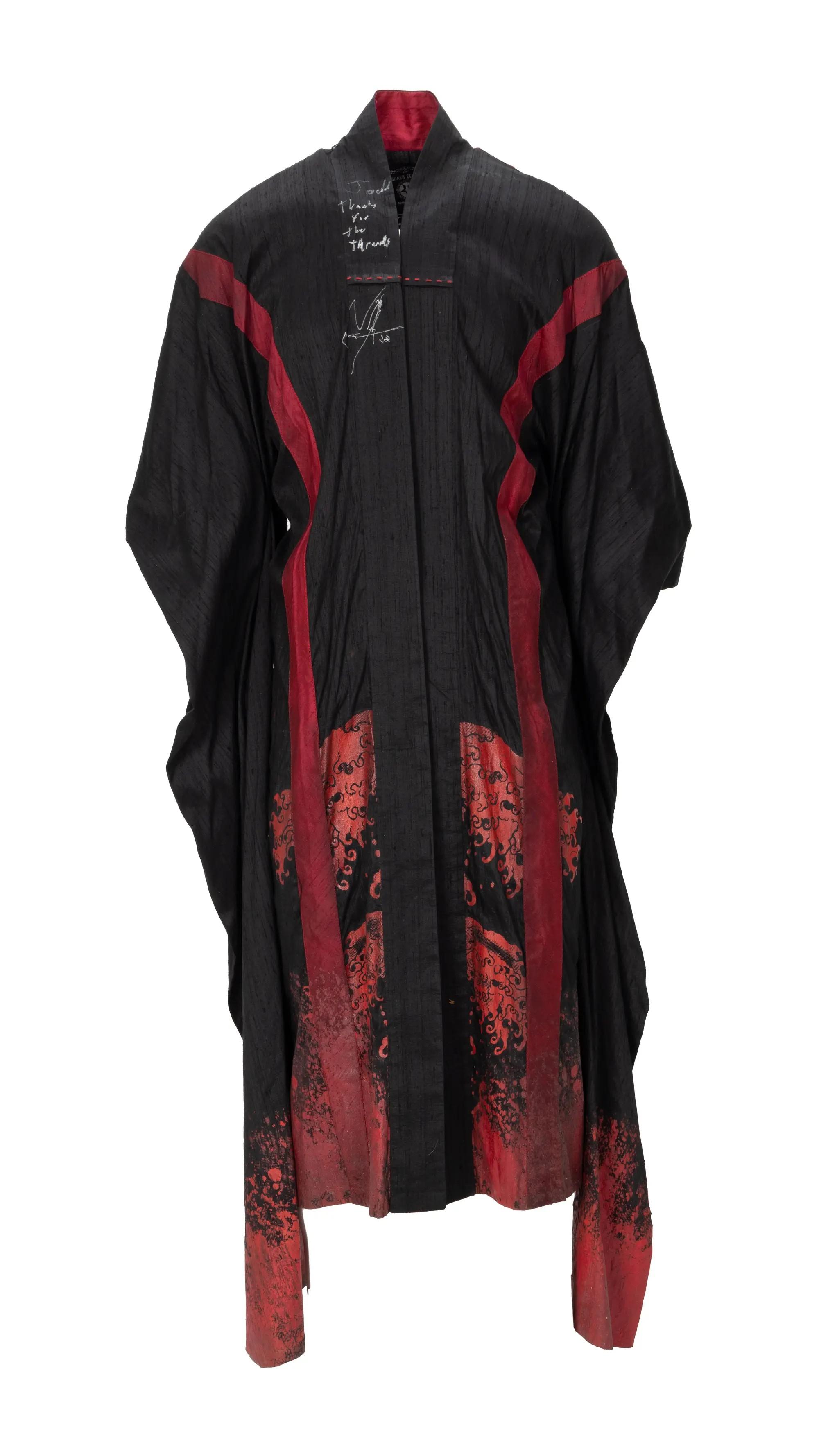 Lot #598. Vince Neil | Personally Owned and Signed Kimono Lot #598 Vince Neil Personally Owned and Signed Kimono