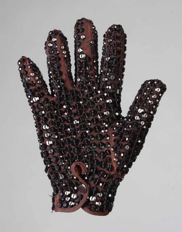 MICHAEL JACKSON AMERICAN MUSIC AWARDS GLOVE