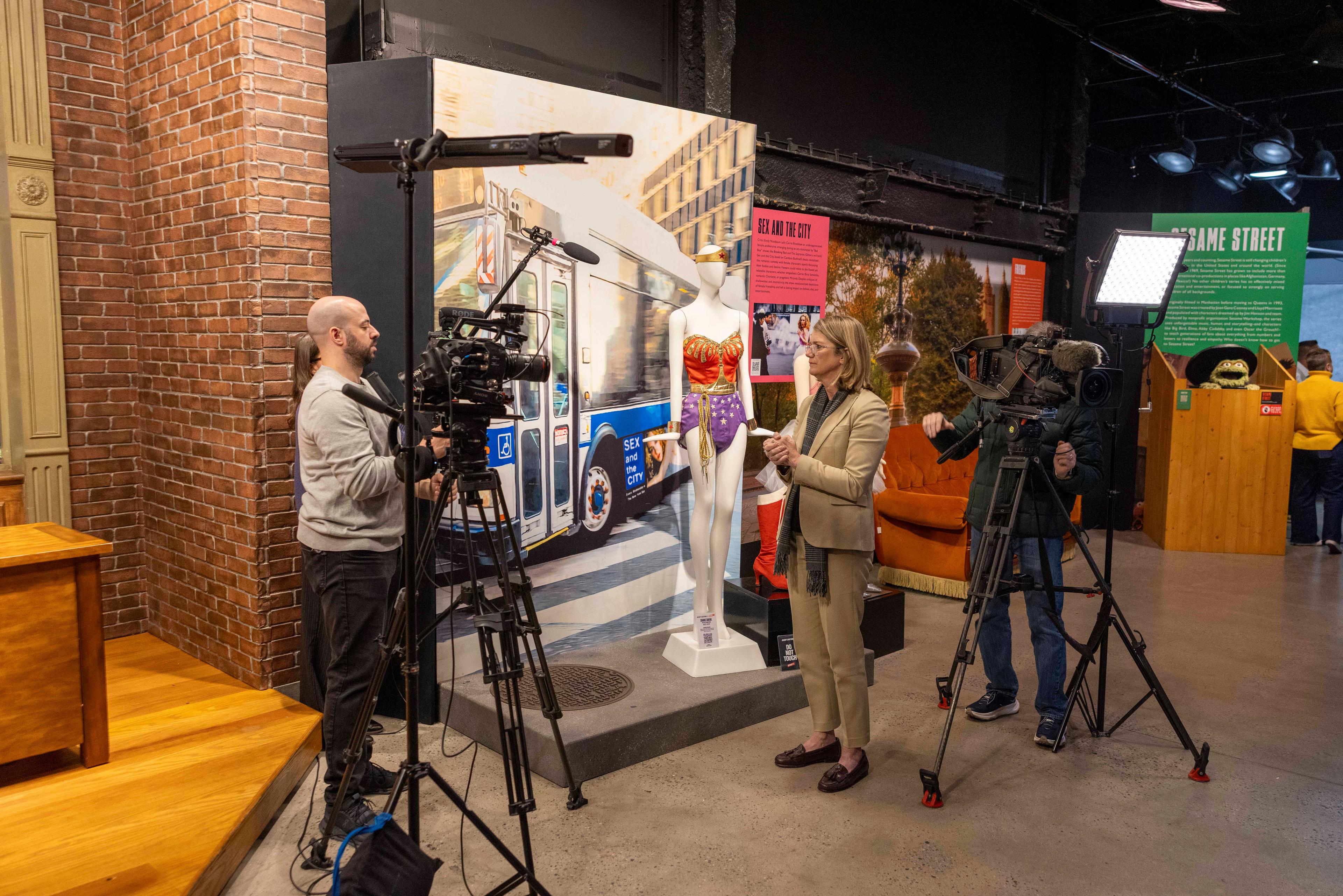 a rep for julien's auctions talks to press