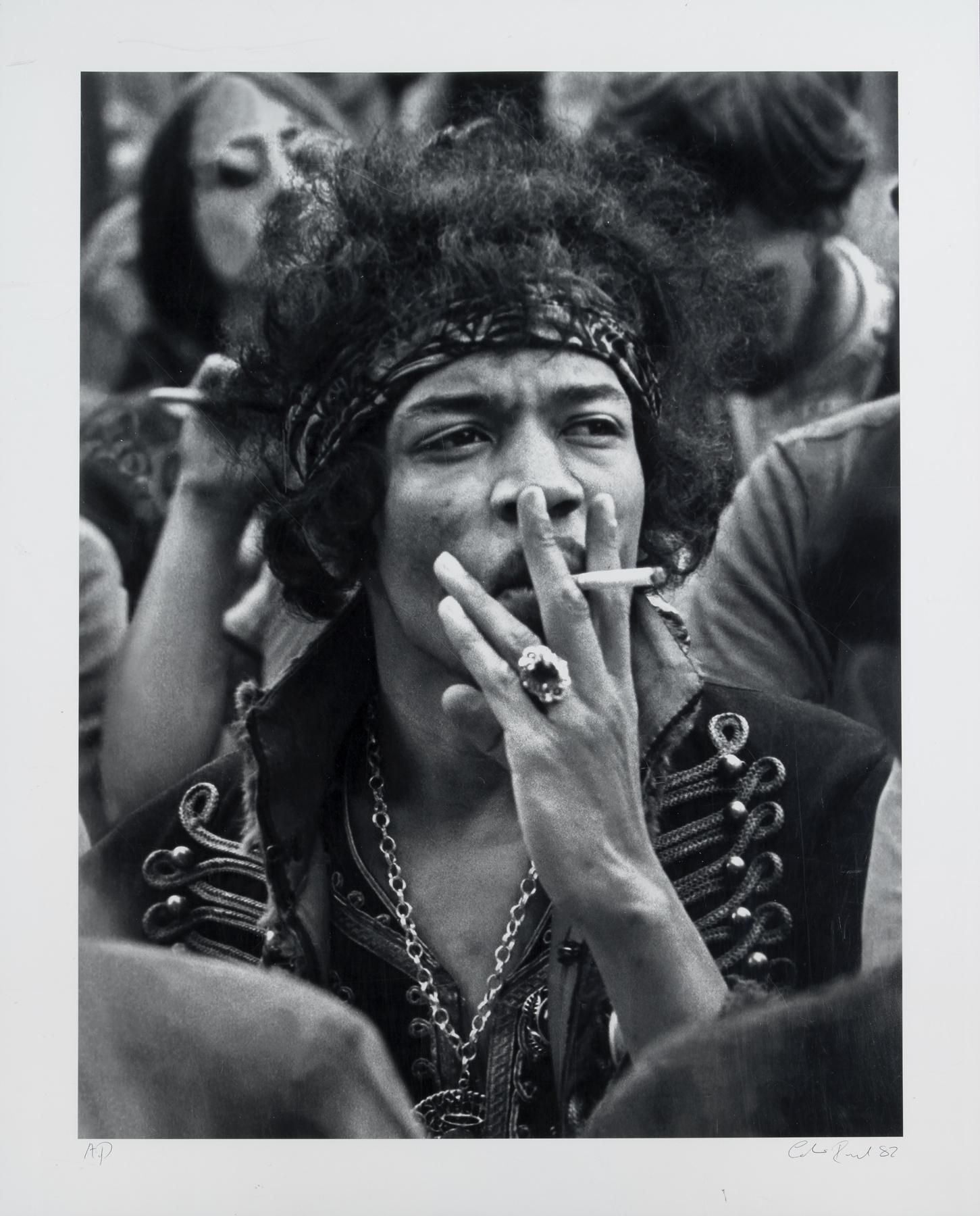 black cigarette with gold filter Treasurer London Aluminium Black black cigarette with gold filter Treasurer London Aluminium Black