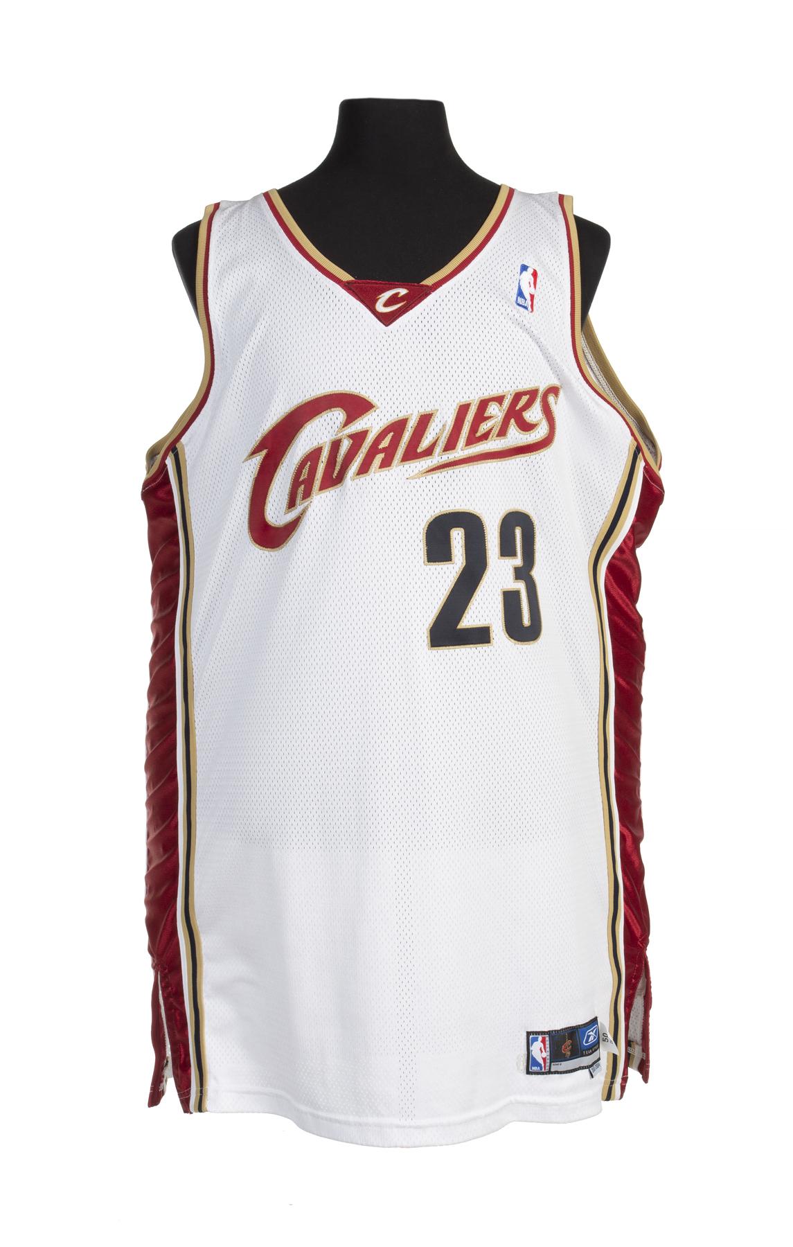 ウェア 90s LeBron James uniform Rookie LeBRON JAMES GIFTED OFFICIAL ROOKIE YEAR NBA GAME WORN AND SIGNED