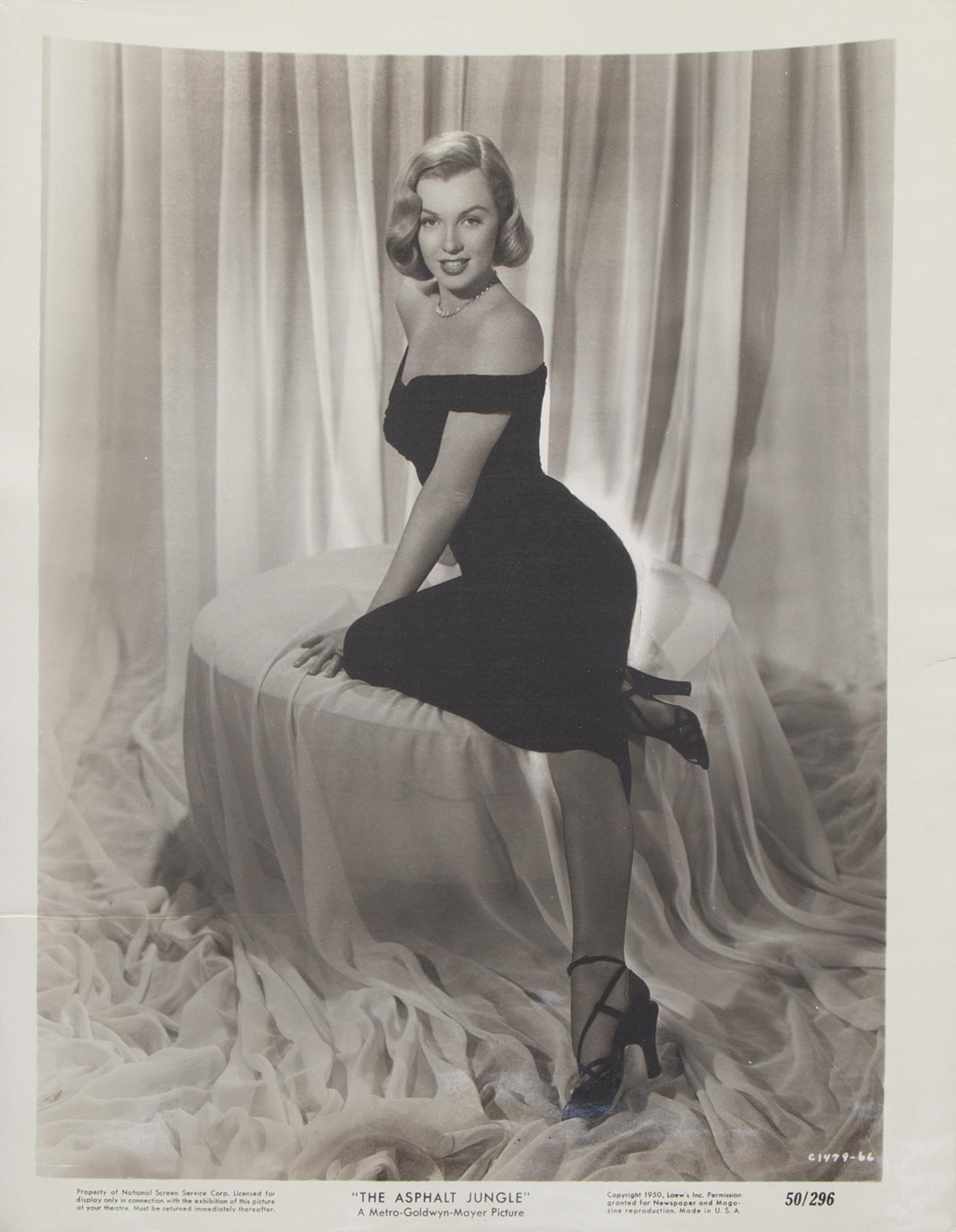 MARILYN MONROE 1950 BLACK AND WHITE STILL PHOTOGRAPH FROM "THE ASPHALT  JUNGLE"