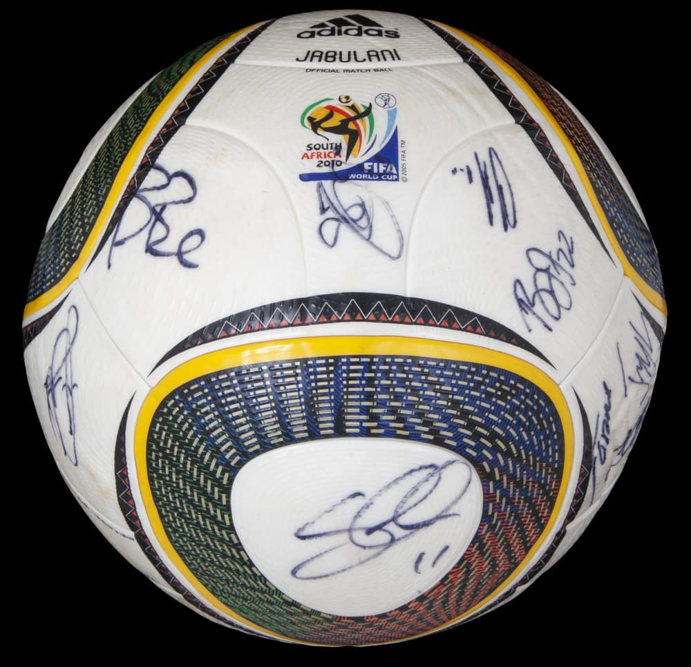 2010 FIFA WORLD CUP TEAM USA SIGNED BALL