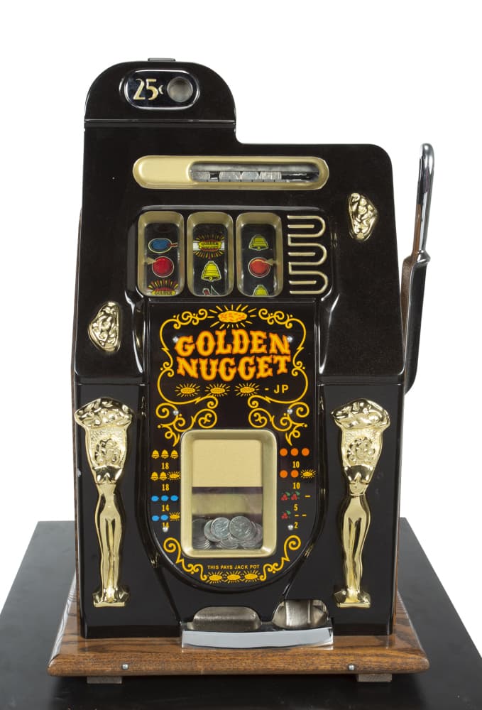 トランプ　Golden Nugget 黒 1940S MILLS MECHANICAL 25-CENT SLOT MACHINE FROM GOLDEN NUGGET (BLACK)