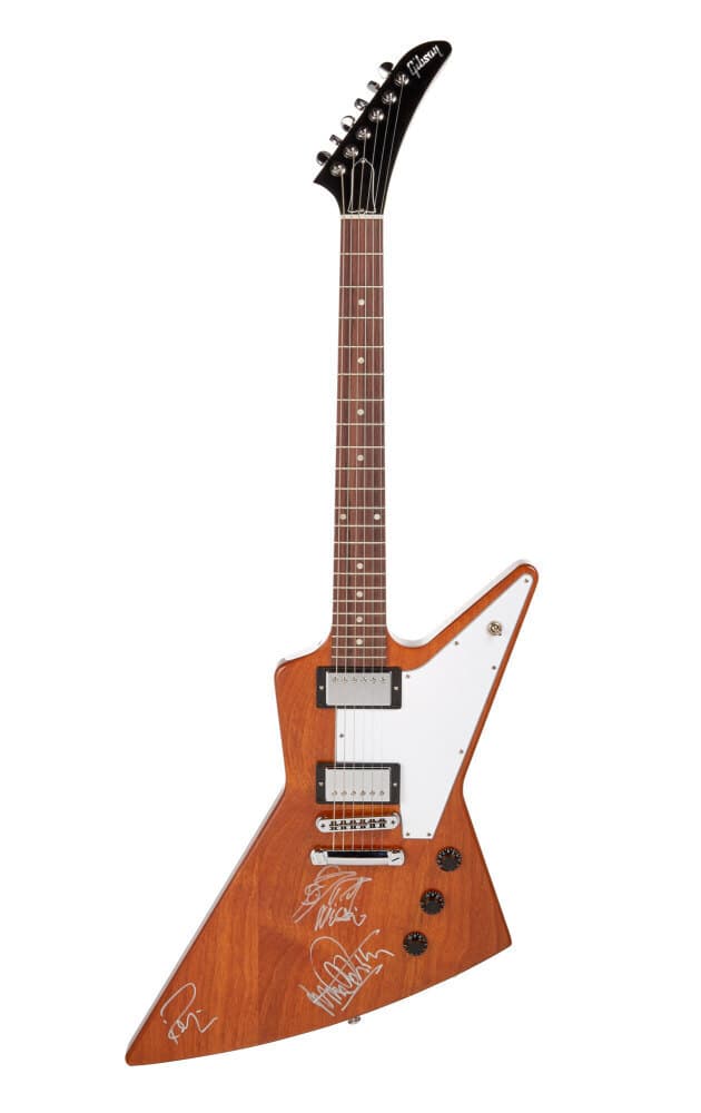 Gibson Explorer 10-feetサイン付き CHEAP TRICK: BAND-SIGNED GIBSON EXPLORER ELECTRIC GUITAR