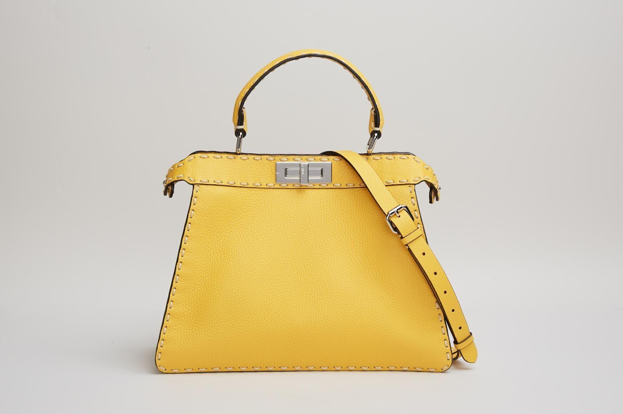 FENDI Selleria ボディバッグ イエロー Fendi | Medium Selleria Yellow Peekaboo
