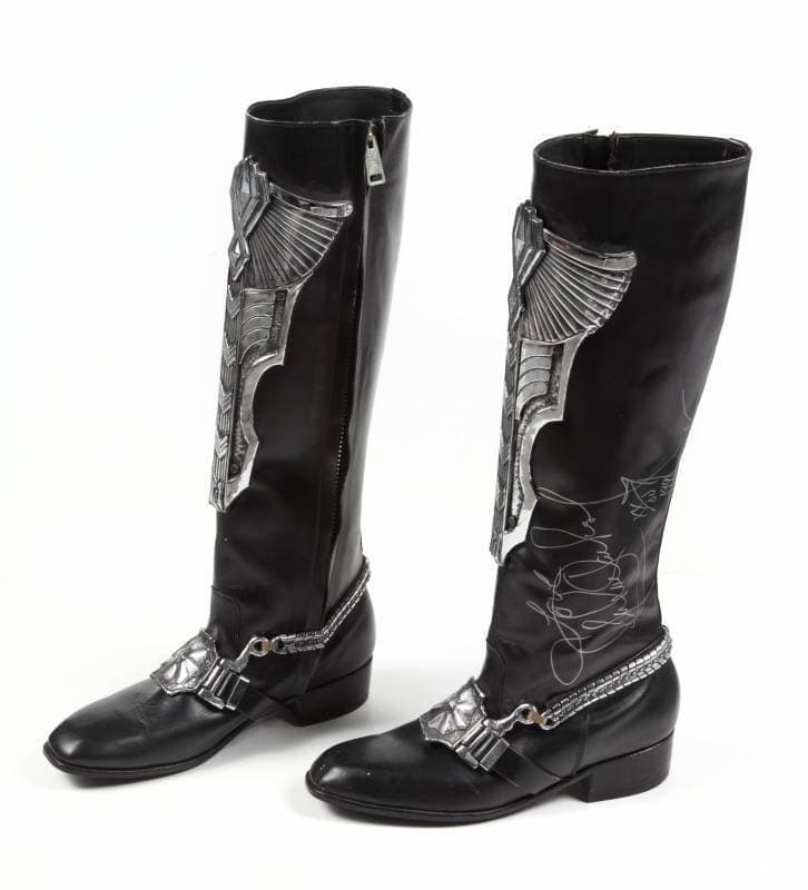 MICHAEL JACKSON SIGNED BOOTS